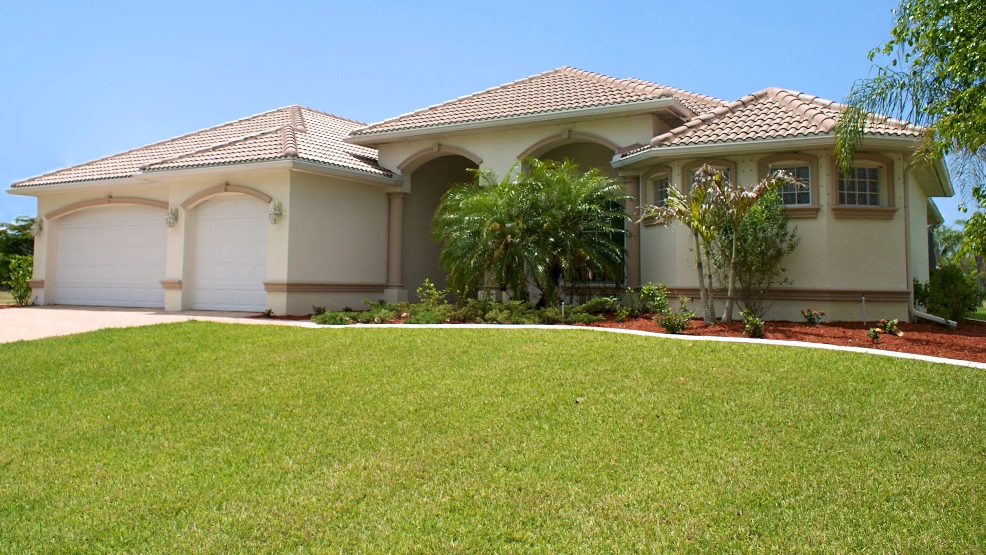 A beautifully curated lawn, cared for and maintained by FertiGator Lawn Care in The Villages, FL area.